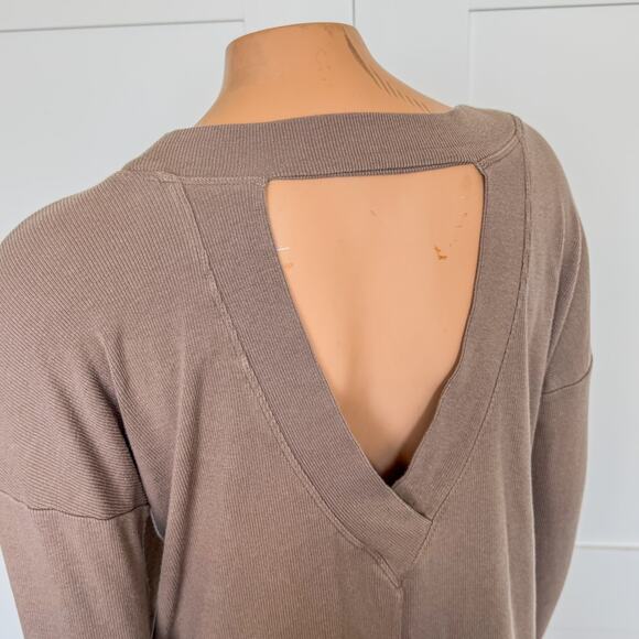 Athleta, Presence Sweatshirt w/ Accented Open Back, Pyrite, Women’s Small, Yoga - Picture 4 of 10